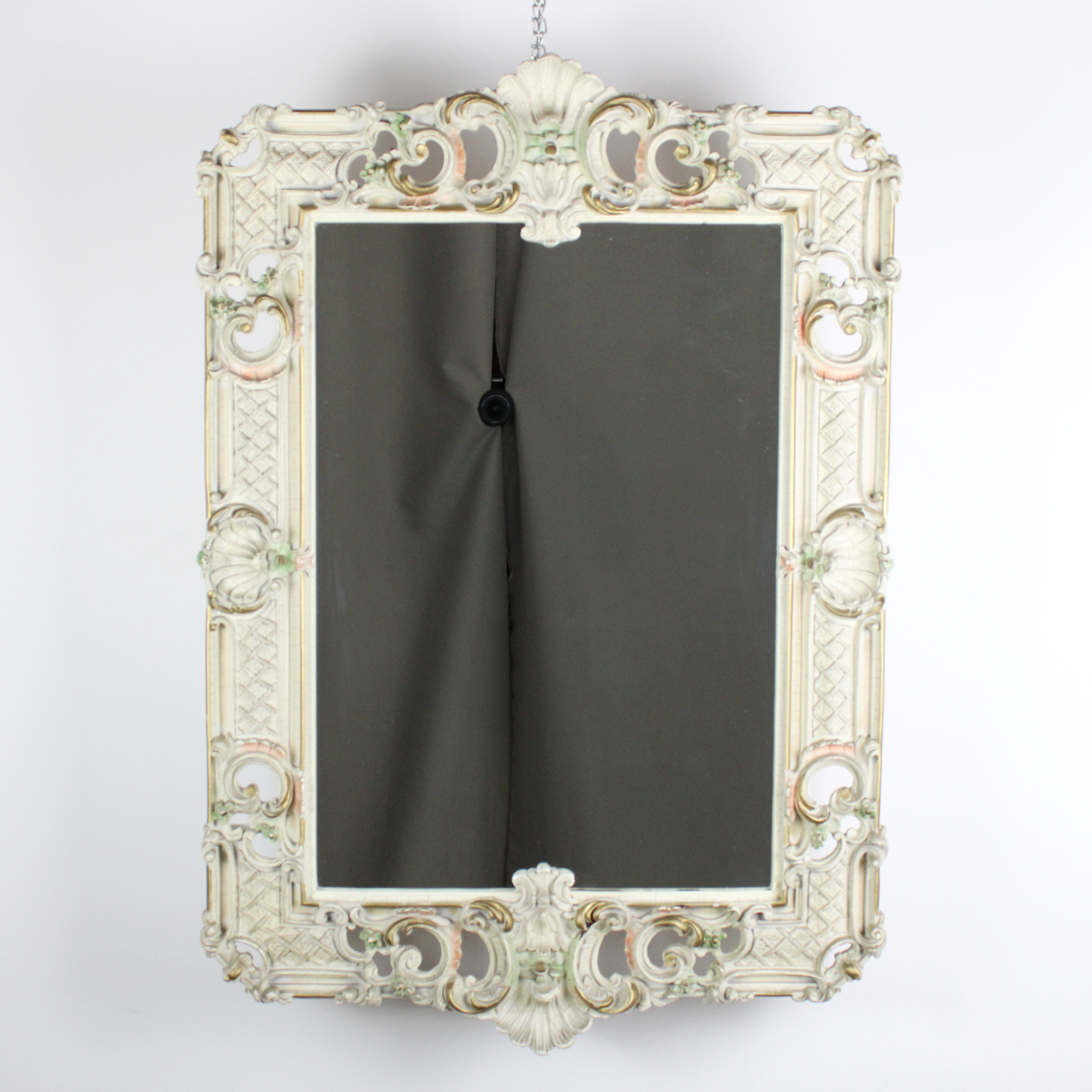 Specchio Vintage con Cornice in Legno Bianco Panna e Dettagli Intaglia –  Ghetto Luxury Milan
