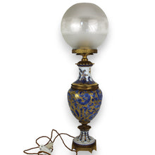 Carica l'immagine nel visualizzatore di Gallery, Lampada in porcellana dipinta a mano del XX secolo