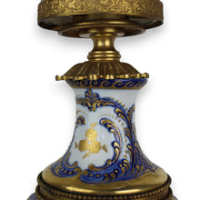 Carica l'immagine nel visualizzatore di Gallery, Lampada in porcellana dipinta a mano del XX secolo