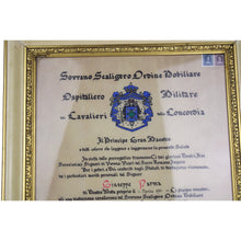 Carica l'immagine nel visualizzatore di Gallery, Diploma Nobiliare Incorniciato Sovrano Scaligero Ordine Ospitaliero Militare dei Cavalieri della Concordia anni 50'