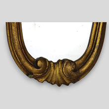 Carica l'immagine nel visualizzatore di Gallery, Coppia di Specchi Vintage Dorati in Stile Barocco Anni '50