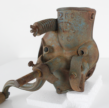 Carica l'immagine nel visualizzatore di Gallery, Antico Macina Mais D'Epoca Inizi del XX Secolo