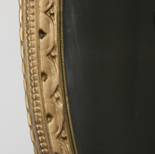 Carica l'immagine nel visualizzatore di Gallery, Specchio Ovale Con Cornice in Legno Dorata