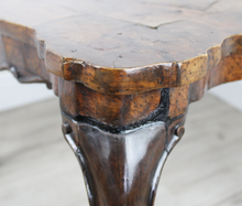 Carica l'immagine nel visualizzatore di Gallery, Antico Tavolino in stile barocchetto XIX Secolo