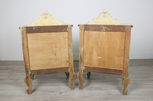 Carica l'immagine nel visualizzatore di Gallery, Coppia di comodini veneziani del XIX secolo