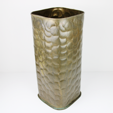 Carica l'immagine nel visualizzatore di Gallery, Portaombrelli in Ottone Martellato Vintage