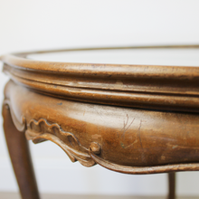 Carica l'immagine nel visualizzatore di Gallery, Tavolino da salotto in legno ciliegio massello in paglia di Vienna Vintage