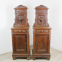 Carica l'immagine nel visualizzatore di Gallery, Coppia di comodini con alzatina fine '800