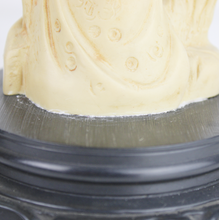 Carica l'immagine nel visualizzatore di Gallery, Coppia di sculture giapponesi in pasta d'avorio