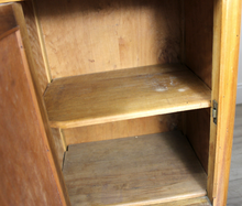 Carica l'immagine nel visualizzatore di Gallery, Coppia di Comodini Alti con Piano in Marmo Vintage