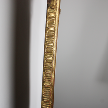 Carica l&#39;immagine nel visualizzatore di Gallery, Grande specchio con cornice in legno dorata intagliata &#39;900
