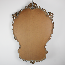 Carica l&#39;immagine nel visualizzatore di Gallery, Grande Specchio Vintage con Cornice in Legno Dorata Decorazioni Floreali D&#39;Epoca &#39;900
