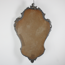 Carica l&#39;immagine nel visualizzatore di Gallery, Specchio Vintage con Cornice in Legno Dorata Decorazioni Floreali D&#39;Epoca &#39;900
