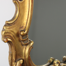 Carica l&#39;immagine nel visualizzatore di Gallery, Grande Specchio Vintage con Cornice in Legno Dorata Decorazioni Floreali D&#39;Epoca &#39;900
