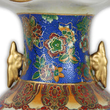 Carica l&#39;immagine nel visualizzatore di Gallery, Vaso Stile Satsuma Cinese Vintage Pavoni e Fiori con Manici Dorati &#39;70
