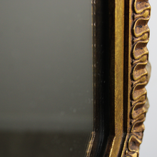Carica l&#39;immagine nel visualizzatore di Gallery, Specchio vintage con cornice dorata metà &#39;900 dalla forma a diamante
