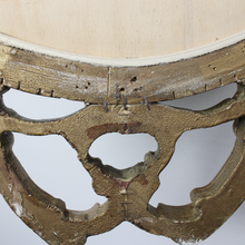 Carica l&#39;immagine nel visualizzatore di Gallery, Specchio Ovale Con Cornice in Legno Dorata
