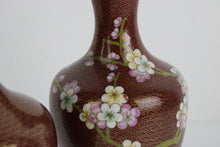 Carica l&#39;immagine nel visualizzatore di Gallery, Coppia Piccoli vasi Cloisonnè Jingfa CINESI Vintage XX secolo
