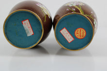 Carica l&#39;immagine nel visualizzatore di Gallery, Coppia Piccoli vasi Cloisonnè Jingfa CINESI Vintage XX secolo
