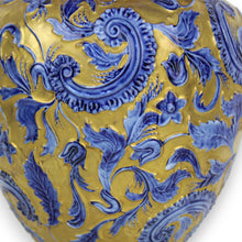 Carica l&#39;immagine nel visualizzatore di Gallery, Lampada in porcellana dipinta a mano del XX secolo
