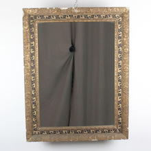 Carica l&#39;immagine nel visualizzatore di Gallery, Specchio Rettangolare D&#39;Epoca &#39;900 con Cornice in Legno Dorata
