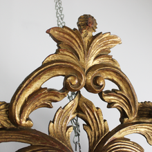 Carica l&#39;immagine nel visualizzatore di Gallery, Grande specchio con cornice in legno dorata intagliata &#39;900
