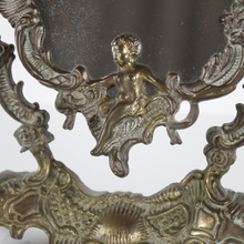 Carica l&#39;immagine nel visualizzatore di Gallery, Specchio da Tavolo Stile Vittoriano in Ottone Vintage Metà del XX Secolo
