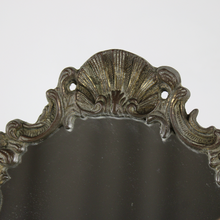 Carica l&#39;immagine nel visualizzatore di Gallery, Specchio da Tavolo Stile Vittoriano in Ottone Vintage Metà del XX Secolo
