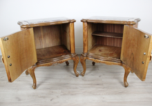 Carica l&#39;immagine nel visualizzatore di Gallery, Coppia di Comodini in Legno di Noce Anni &#39;40 con Piano in Marmo
