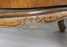 Carica l&#39;immagine nel visualizzatore di Gallery, Coppia di Comodini in Legno di Noce Anni &#39;40 con Piano in Marmo
