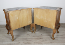 Carica l&#39;immagine nel visualizzatore di Gallery, Coppia di Comodini in Legno di Noce Anni &#39;40 con Piano in Marmo

