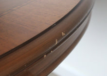 Carica l&#39;immagine nel visualizzatore di Gallery, TAVOLO Rotondo ANTICO Allungabile Usato VINTAGE in Legno D&#39;Epoca MASSELLO Design
