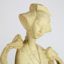 Carica l&#39;immagine nel visualizzatore di Gallery, Coppia di sculture giapponesi in pasta d&#39;avorio
