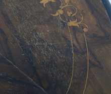 Carica l&#39;immagine nel visualizzatore di Gallery, Tavolino Vittoriano Inglese da Gioco in Legno di Noce XIX Secolo
