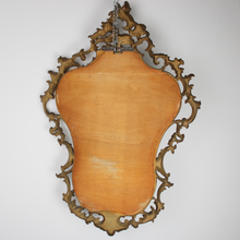Carica l&#39;immagine nel visualizzatore di Gallery, Specchio Vintage con Cornice in Legno Dorata metà XX secolo
