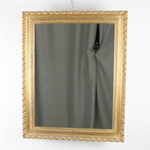 Carica l&#39;immagine nel visualizzatore di Gallery, Specchio Rettangolare con Cornice in Legno Dorata &#39;900
