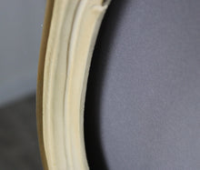 Carica l&#39;immagine nel visualizzatore di Gallery, Specchio Vintage con Cornice in Legno Bianco Panna Intarsiata D&#39;Epoca 900 Design

