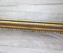 Carica l&#39;immagine nel visualizzatore di Gallery, Grande Specchiera con Cornice in Legno Dorata Vintage
