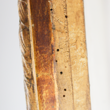 Carica l&#39;immagine nel visualizzatore di Gallery, Specchio ovale con cornice in legno dorata d&#39;epoca 1800
