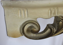 Carica l&#39;immagine nel visualizzatore di Gallery, Entratina Console in Legno Bianco Panna Dettagli Dorati con Marmo Vintage Epoca
