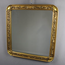 Carica l&#39;immagine nel visualizzatore di Gallery, Specchio Specchiera Vintage con Cornice in Legno Dorata Intarsiata D&#39;Epoca &#39;900 - Ghetto Luxury Milan
